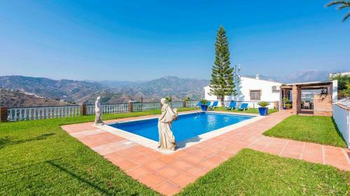Casa Rural Cortijo Picuales Torrox By Ruralidays