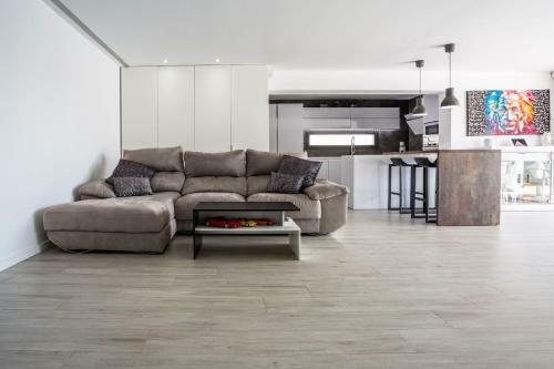 Villa En La Marina De Empuriabrava, 1km De La Playa
