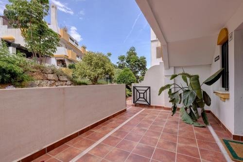 100 - Modern 2 Bed Luxury Golf Apartment In Mijas