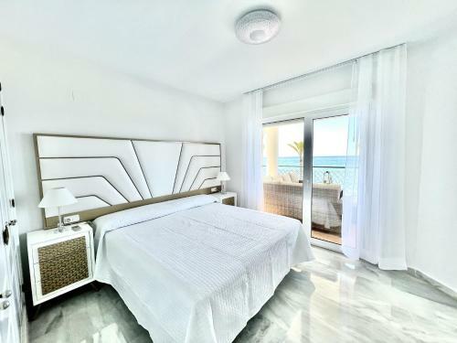 171 - Mi Capricho Beachfront Apartment In The Costa Del Sol