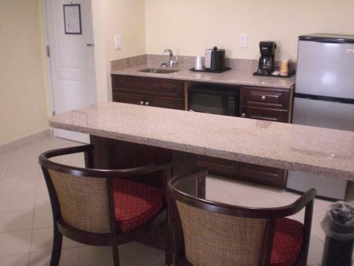 Best Western Plus Windsor Gardens Hotel & Suites/conference Center