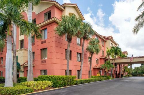 Best Western Plus Windsor Gardens Hotel & Suites/conference Center