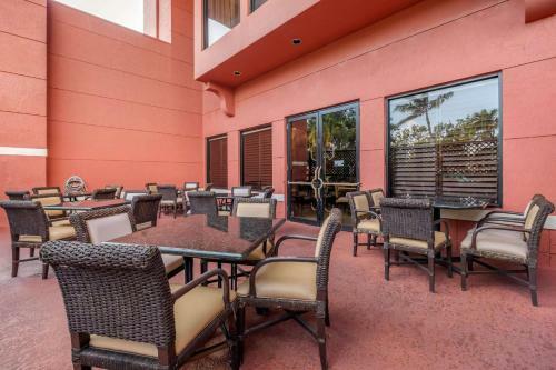 Best Western Plus Windsor Gardens Hotel & Suites/conference Center