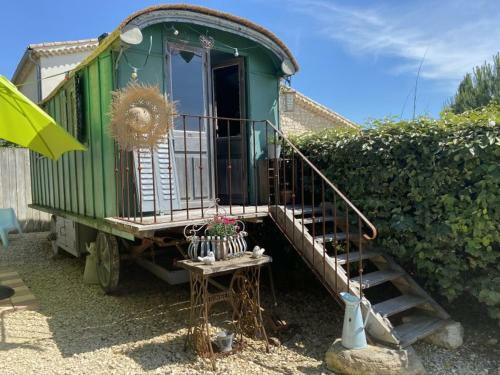 Hostal Une Roulotte � La Campagne