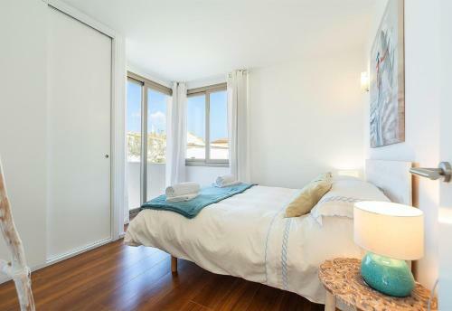 Modern Panoramic Sea View House