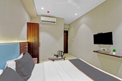 Collection O 90870 Hotel Kiran Inn