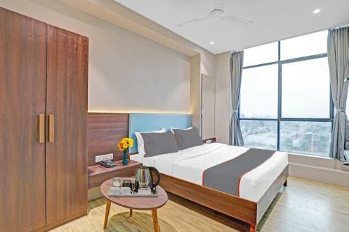 Collection O 90870 Hotel Kiran Inn