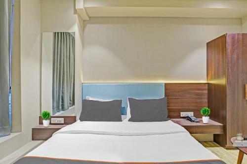 Collection O 90870 Hotel Kiran Inn