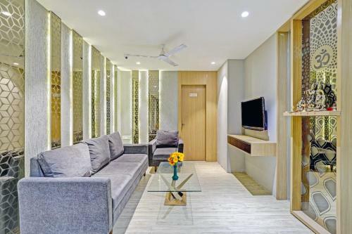 Collection O 90870 Hotel Kiran Inn