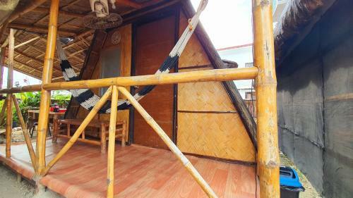 Hostal Calatagan's Bahay Kubo