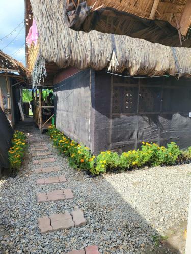 Hostal Calatagan's Bahay Kubo