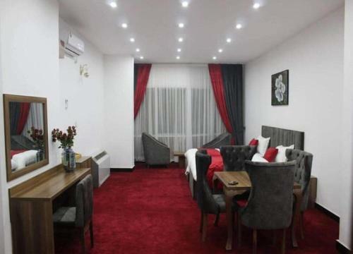 Golden Star Hotel & Restaurant