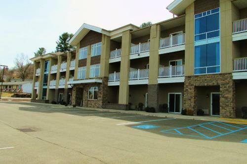 Hotel Crystal Springs Inn And Suites