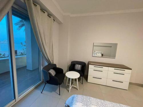 Apartamento Unique 1 Bedroom Chalet Beach Front
