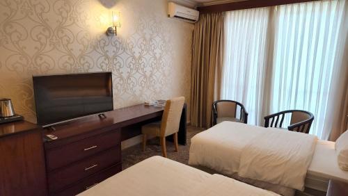 Hotel Red Crescent Guesthouse