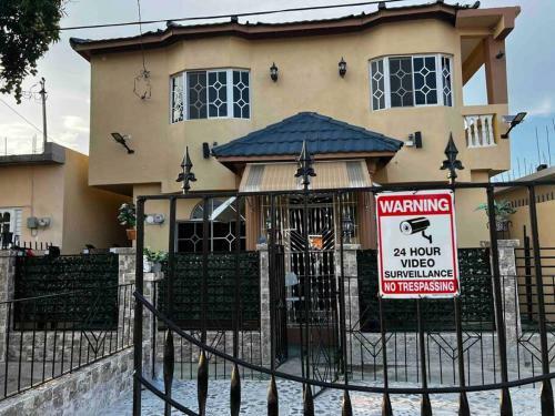 Cheerful 3-bedroom Single Family Home