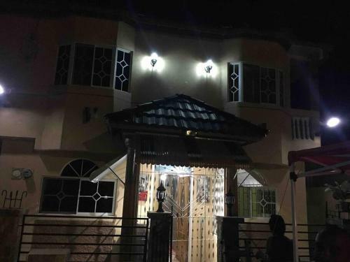 Cheerful 3-bedroom Single Family Home