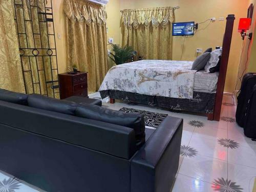 Cheerful 3-bedroom Single Family Home