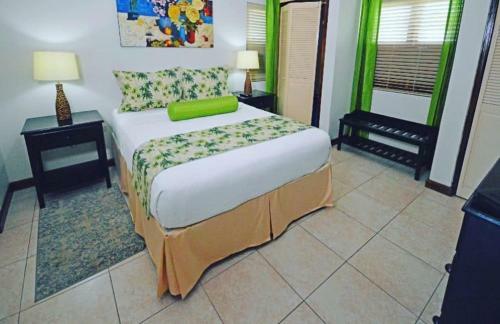 Villa Fernando Chillin Old Fort Bay