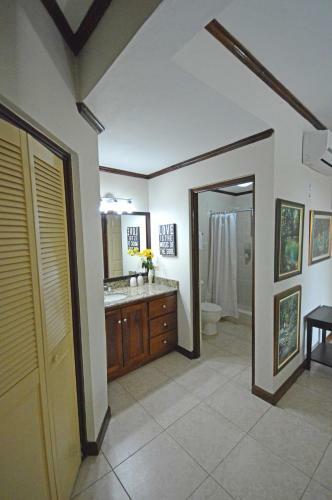 Villa Fernando Chillin Old Fort Bay