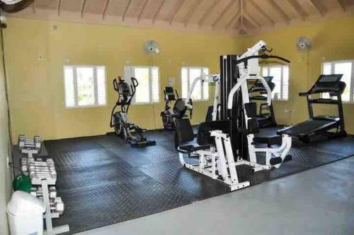 Inviting 3-bedroom Available In Drax Hall Manor