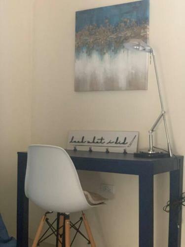 Inviting 3-bedroom Available In Drax Hall Manor