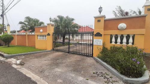 Jamaica Extended Stay / Golf Veiw Villa