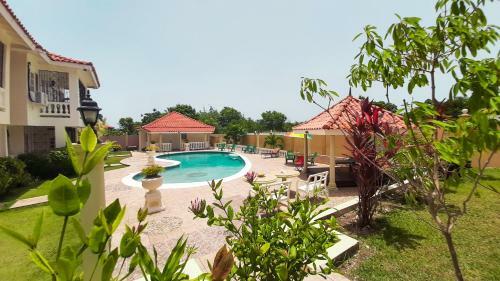 Jamaica Extended Stay / Golf Veiw Villa