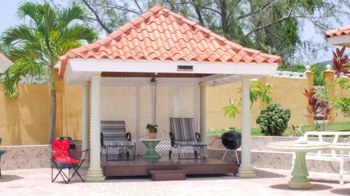 Jamaica Extended Stay / Golf Veiw Villa