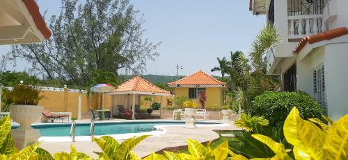 Jamaica Extended Stay / Golf Veiw Villa