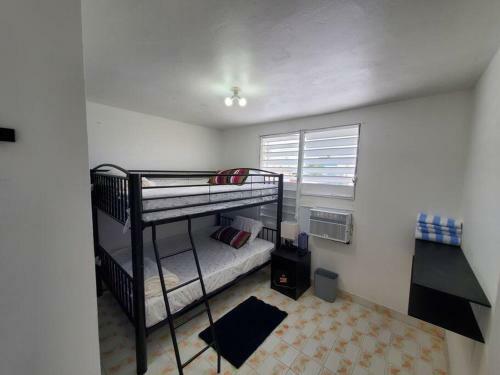 Central Location Apartment With Wifi + AC