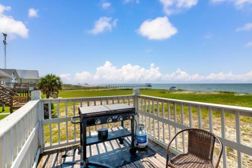 Ricky Mos' Island Oasis - 2628 Bridgeview Home