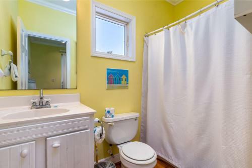 Ricky Mos' Island Oasis - 2628 Bridgeview Home