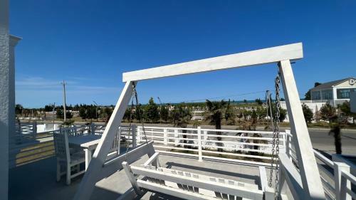 Hostal Astara Boulevard Village