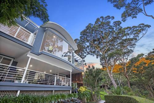Waterfront Retreat At Daleys Point