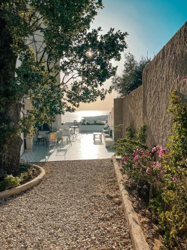 Gogo's Boutique Hotel