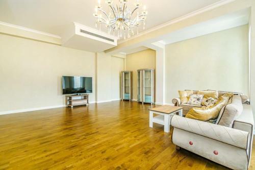 Apartment On Vip Buta Palace