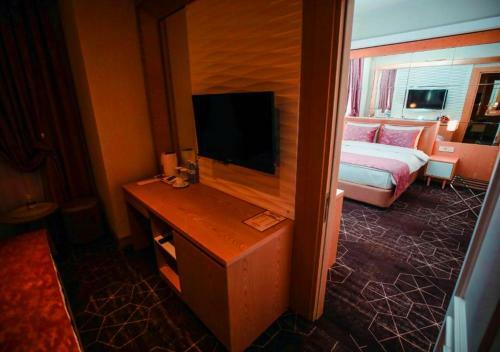 Regal Inn Badamdar Hotel