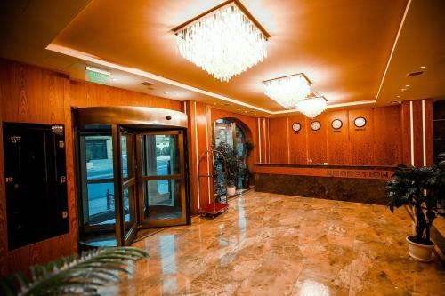 Regal Inn Badamdar Hotel