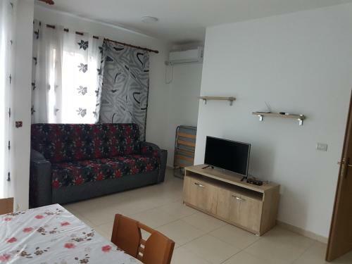Xhoni Apartment