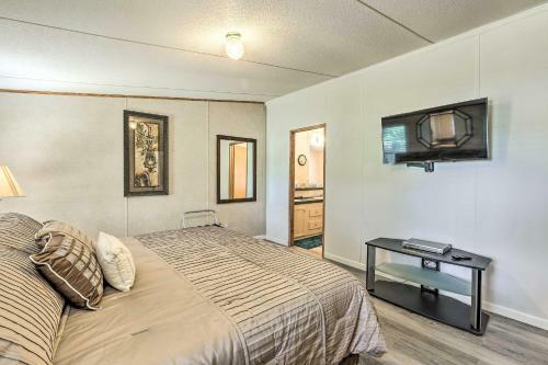 Charming Countryside Home With Covered Porch!