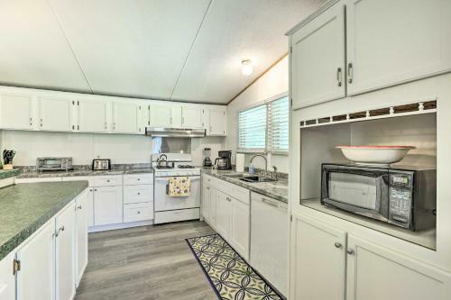 Charming Countryside Home With Covered Porch!