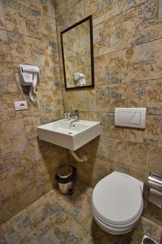 Hostal 4 Rooms Since 1950