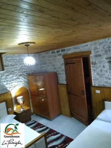 Hostal Guesthouse La Famiglia