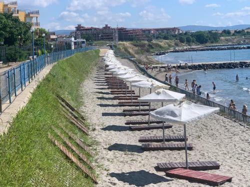 Beautiful Sea View Apartment In Aheloy