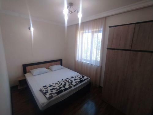 Hostal V$h Guesthouse