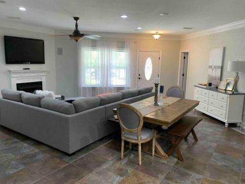 Bear Pt Pet Friendly Retreat