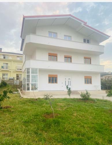 Sauk Villa