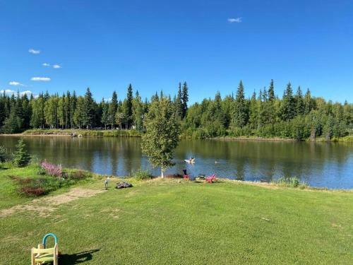 *quiet* Chena *riverfront* Beach House In Town
