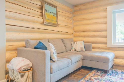 The Chetana Ridge Cabin